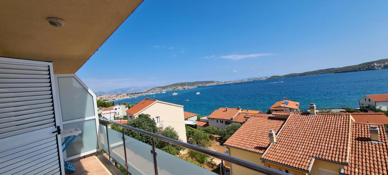 Apartmani Gizela Donji Seget Exteriör bild