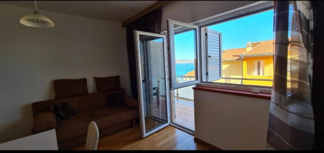 Apartmani Gizela Donji Seget Rum bild